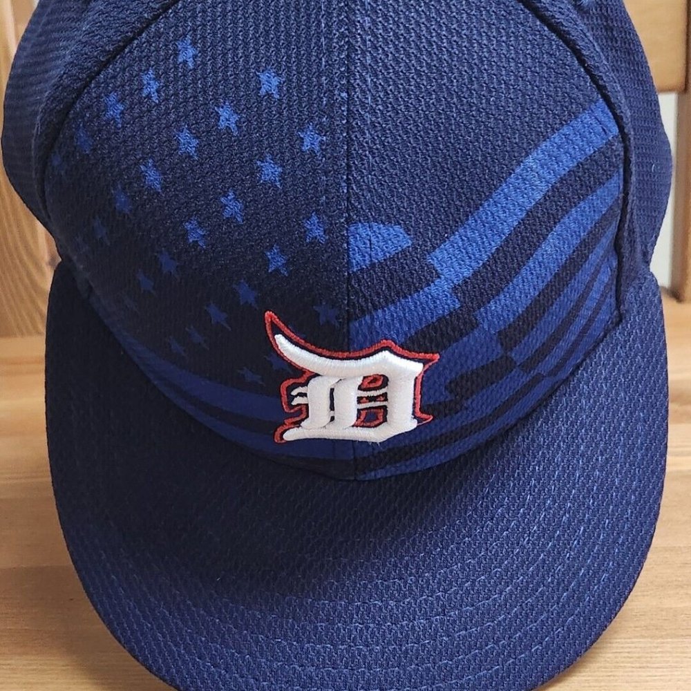 Detroit Tigers Dark Blue 59 Fifty Baseball Cap Size 7 3/8 US Flag USED